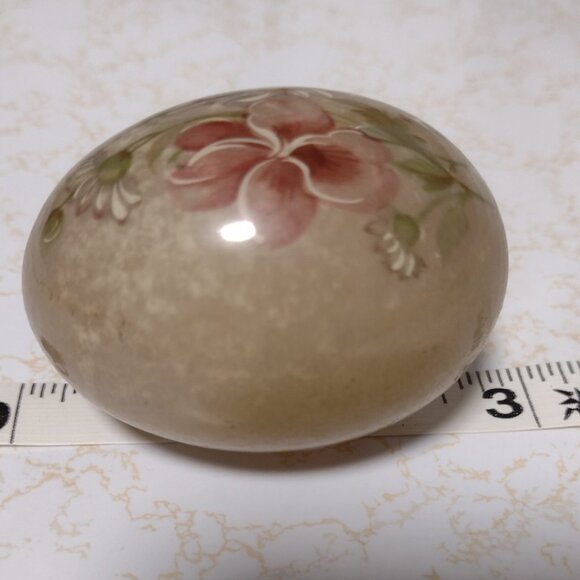 Genuine Italian Alabaster Flowered Egg - Picture 7 of 9